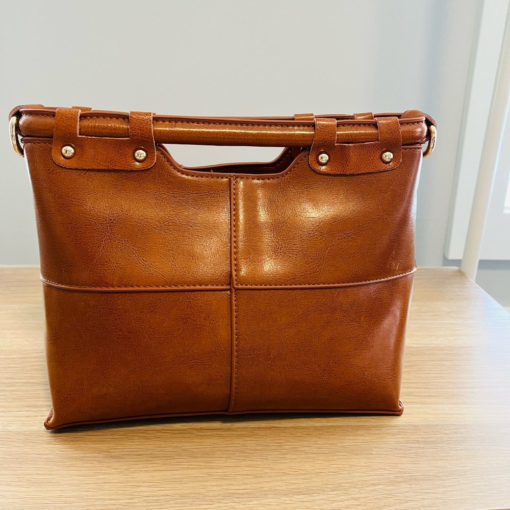 Italian Leather - Chic Tan Colour Leather Handbag